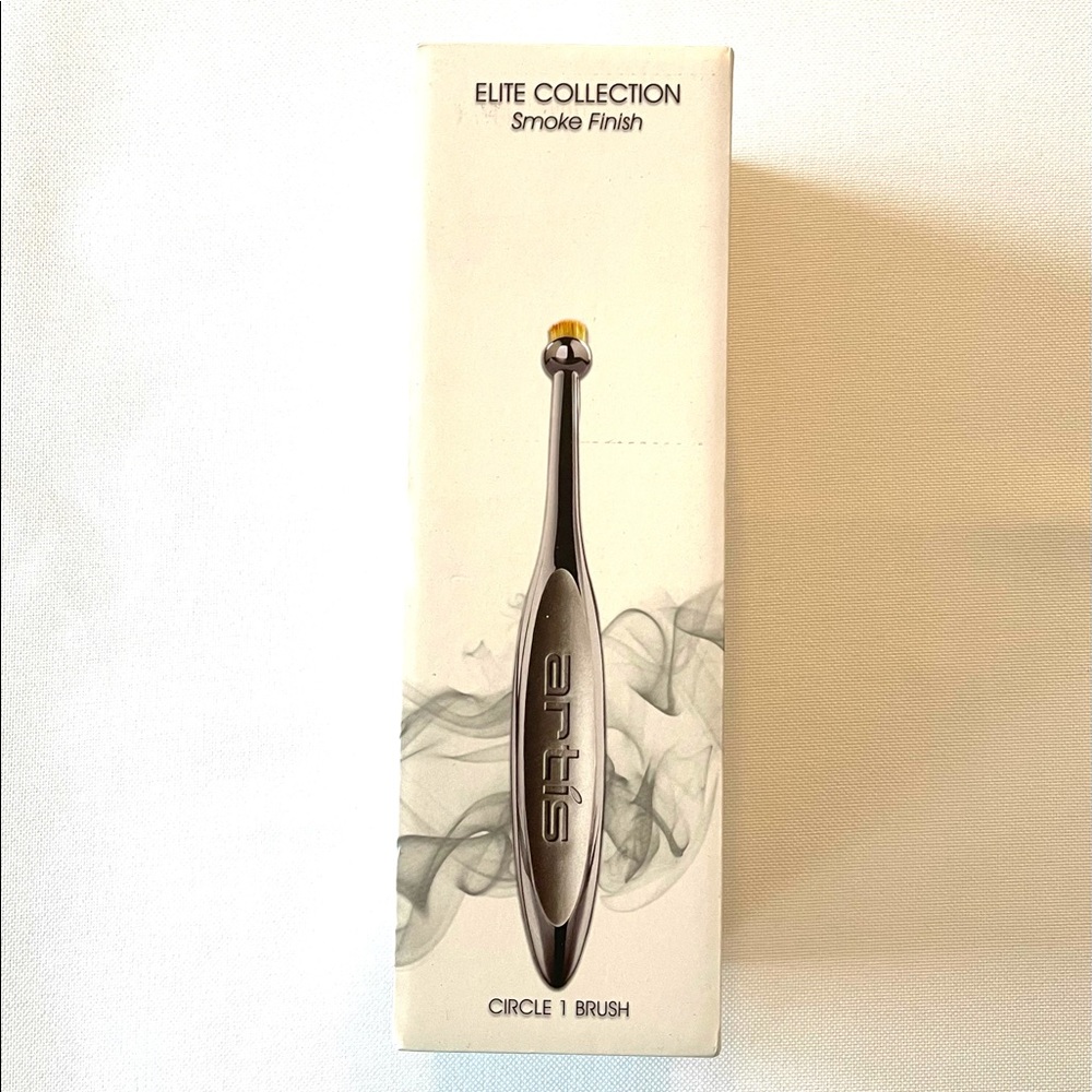 Artis Elite Circle 1 Brush Smoke Finish. NWOT